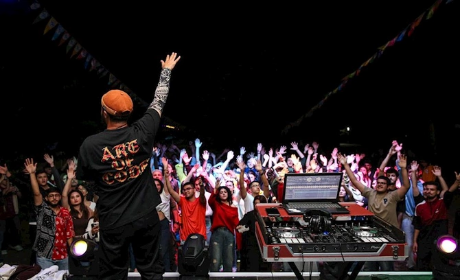 Gənclərin festivalı “Yay Fest 2025”ə start verildi — FOTOLAR