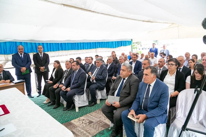 İcra başçısı vətəndaşlarla səyyar qəbullar keçirib — FOTOLAR