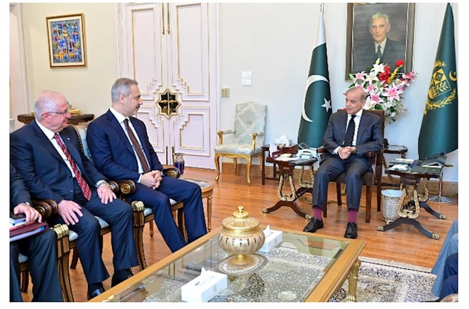 Şahbaz Şərif Hakan Fidan və Yaşar Güləri qəbul edib — FOTO Şahbaz Şərif Hakan Fidan və Yaşar Güləri qəbul edib — FOTO