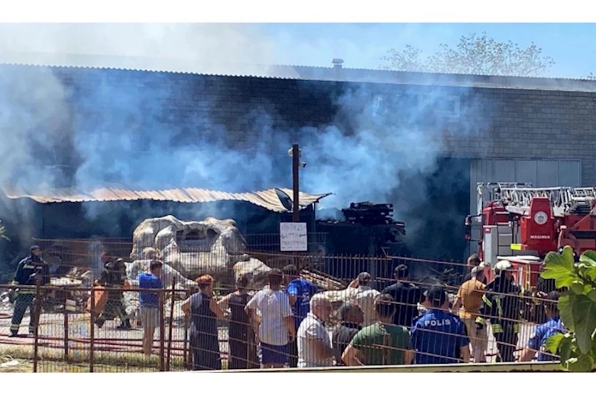 Türkiyədə yanaşı üç fabrik YANDI