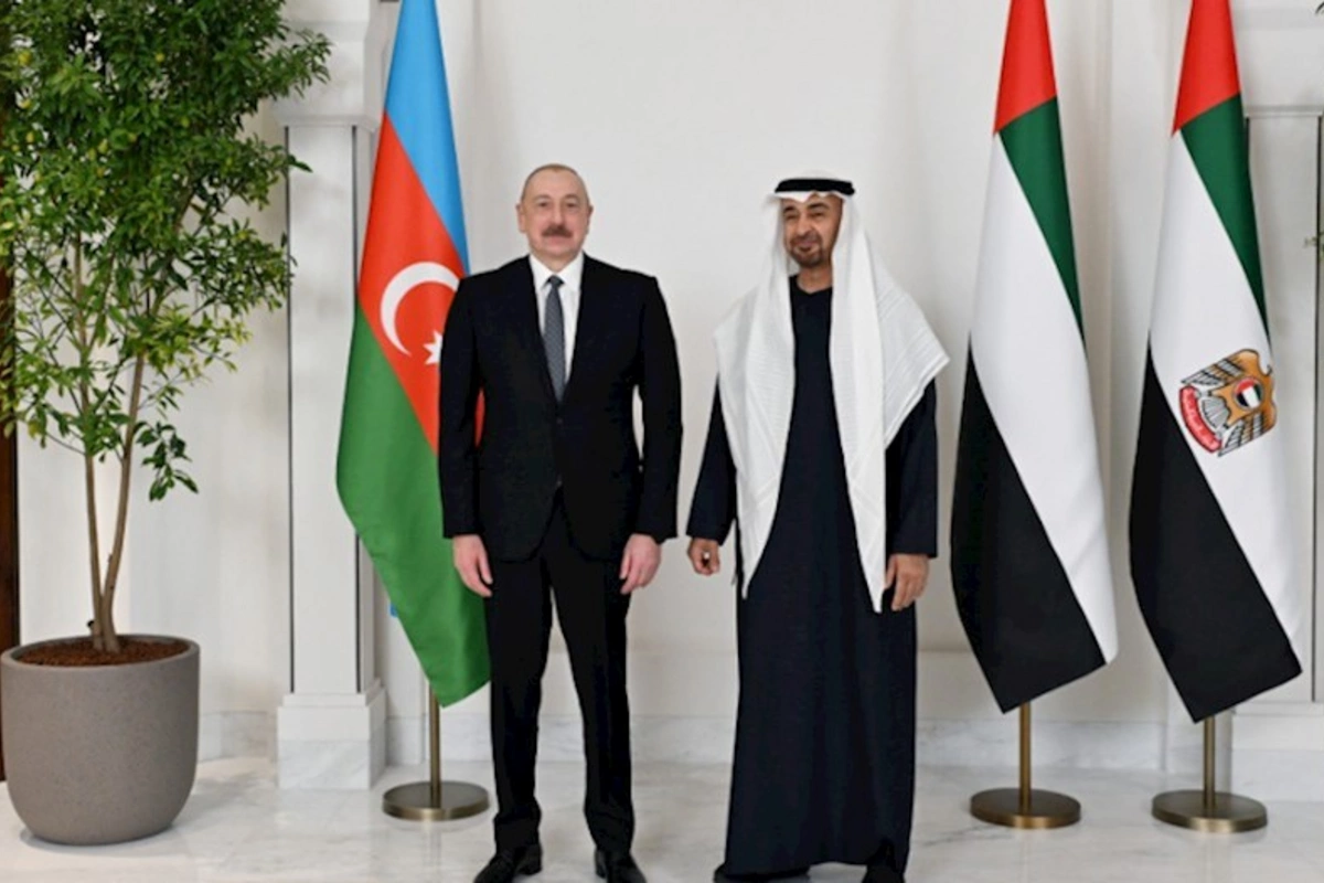 İlham Əliyev BƏƏ Prezidentinə zəng edib