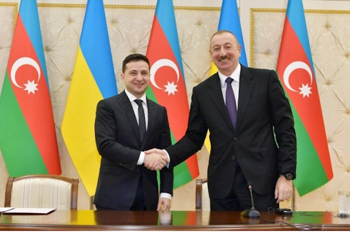 Zelenski Prezident İlham Əliyevi Müstəqillik Günü münasibətilə təbrik edib