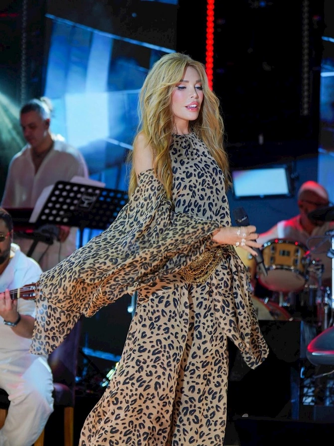 79 yaşlı Ajda Pekkan görünüşü ilə heyran etdi — FOTOLAR 79 yaşlı Ajda Pekkan görünüşü ilə heyran etdi — FOTOLAR