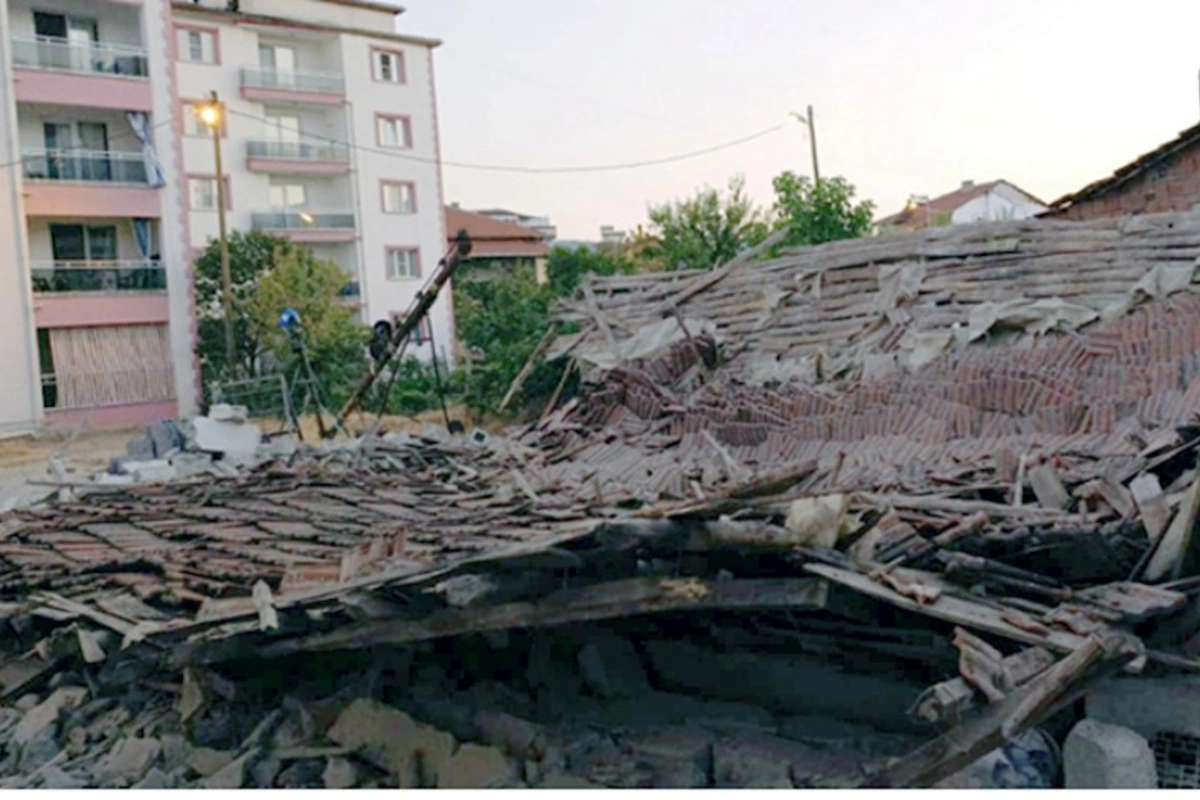 Türkiyədəki zəlzələdə 1 nəfər ölüb