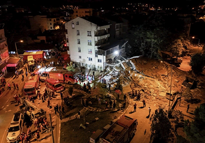 Zəlzələdə ölən əmisi imiş — FOTOLAR