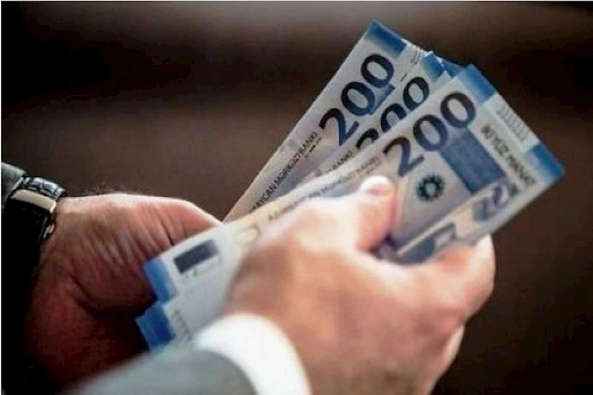 Azərbaycanda orta aylıq əmək haqqı 1 097 manata çatdı