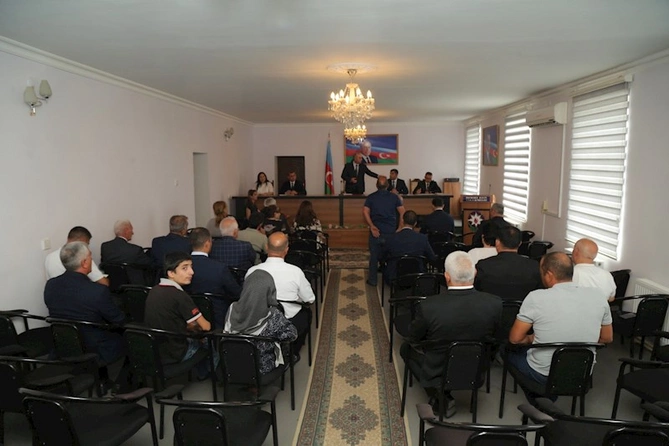 Hacıqabul Rayon İcra Hakimiyyətində növbəti vətəndaş qəbulu keçirildi — FOTOLAR Hacıqabul Rayon İcra Hakimiyyətində növbəti vətəndaş qəbulu keçirildi — FOTOLAR