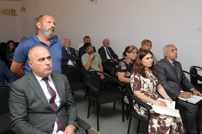 Hacıqabul Rayon İcra Hakimiyyətində növbəti vətəndaş qəbulu keçirildi — FOTOLAR Hacıqabul Rayon İcra Hakimiyyətində növbəti vətəndaş qəbulu keçirildi — FOTOLAR