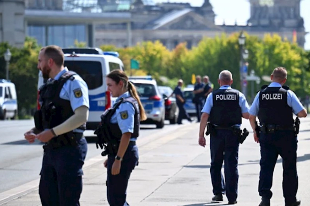 Zelenskinin Berlinə səfəri alman polisini niyə təəccübləndirib?