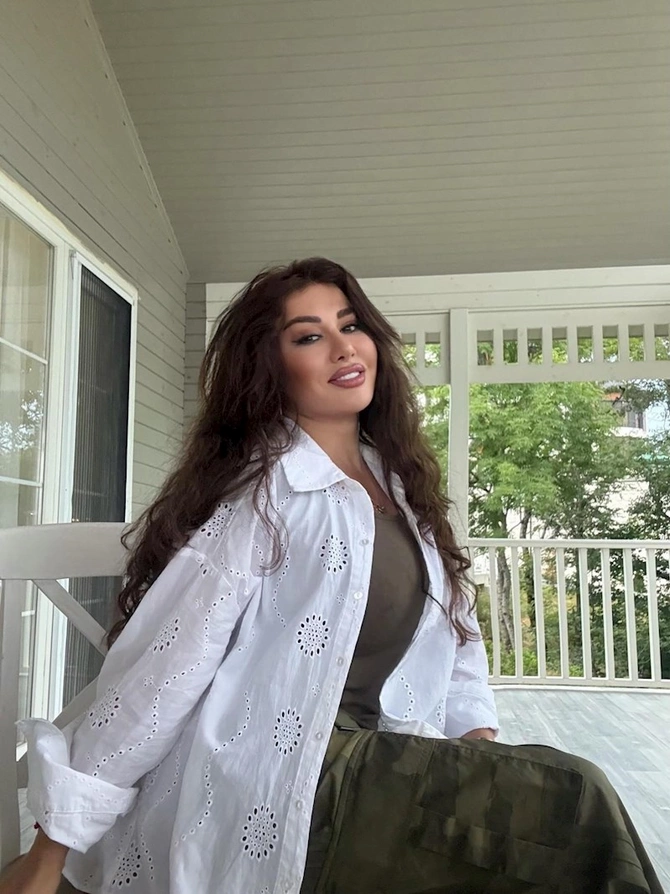 Yeni doğulan nəvəsi ilə istirahətə getdi — FOTOLAR