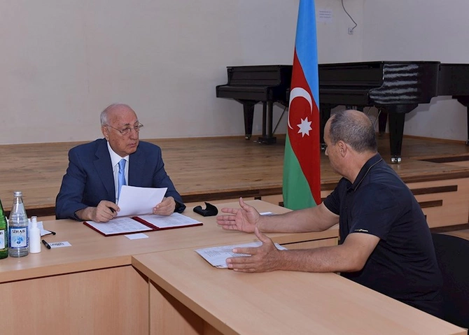 Zakir Fərəcov sakinlərin müraciətlərini yerində dinlədi — FOTOLAR