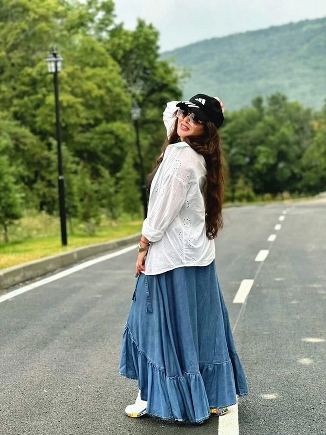 Yeni doğulan nəvəsi ilə istirahətə getdi — FOTOLAR