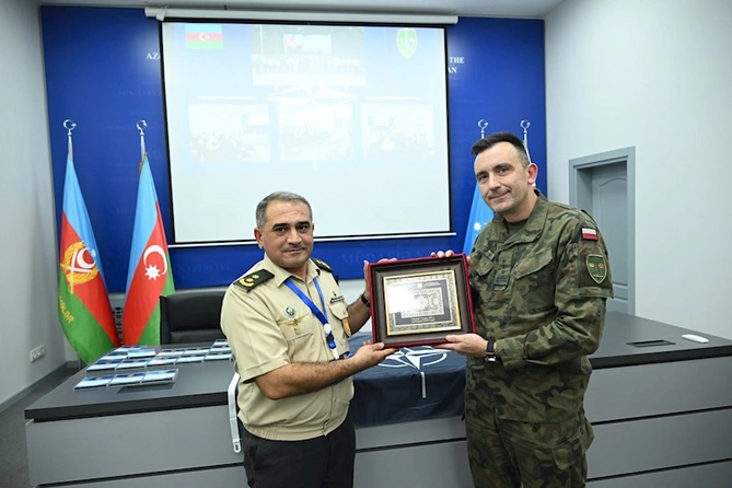 Bakıda strateji kommunikasiyalar mövzusunda kurs keçirildi — FOTOLAR Bakıda strateji kommunikasiyalar mövzusunda kurs keçirildi — FOTOLAR
