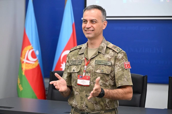 Bakıda strateji kommunikasiyalar mövzusunda kurs keçirildi — FOTOLAR Bakıda strateji kommunikasiyalar mövzusunda kurs keçirildi — FOTOLAR
