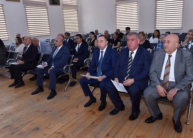 Zakir Fərəcov sakinlərin müraciətlərini yerində dinlədi — FOTOLAR