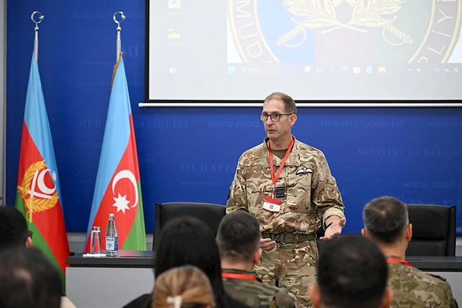 Bakıda strateji kommunikasiyalar mövzusunda kurs keçirildi — FOTOLAR Bakıda strateji kommunikasiyalar mövzusunda kurs keçirildi — FOTOLAR