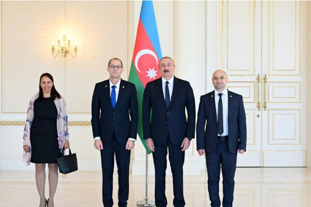 İlham Əliyev İsrailin Azərbaycandakı yeni səfirinin etimadnaməsini qəbul edib — FOTOLAR