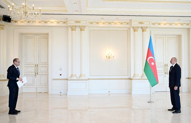İlham Əliyev İsrailin Azərbaycandakı yeni səfirinin etimadnaməsini qəbul edib — FOTOLAR