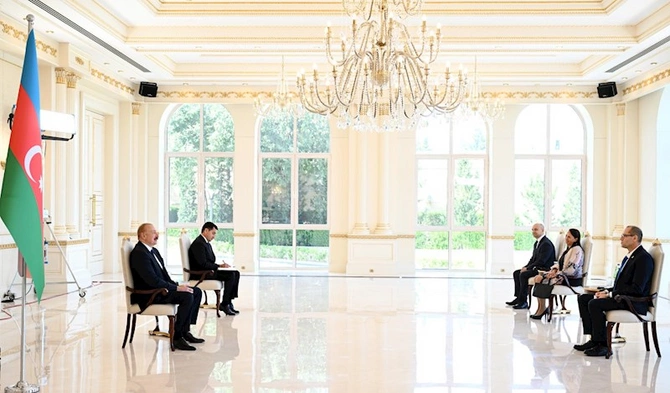 İlham Əliyev İsrailin Azərbaycandakı yeni səfirinin etimadnaməsini qəbul edib — FOTOLAR