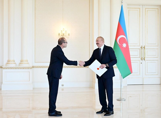 İlham Əliyev İsrailin Azərbaycandakı yeni səfirinin etimadnaməsini qəbul edib — FOTOLAR