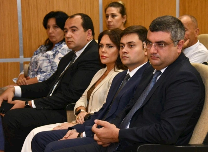 Müəllimlərin peşəkar inkişafı üçün təlimlərin ikinci mərhələsinə start verildi — FOTOLAR Müəllimlərin peşəkar inkişafı üçün təlimlərin ikinci mərhələsinə start verildi — FOTOLAR