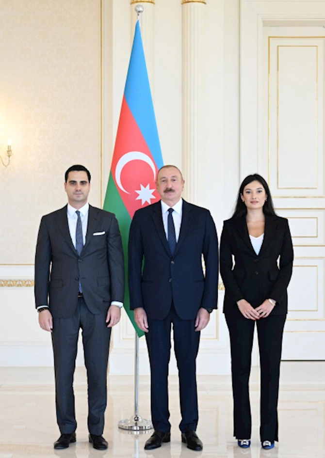 Slovakiyanın Azərbaycandakı yeni səfiri deputatın əmisi oğludur — FOTO Slovakiyanın Azərbaycandakı yeni səfiri deputatın əmisi oğludur — FOTO