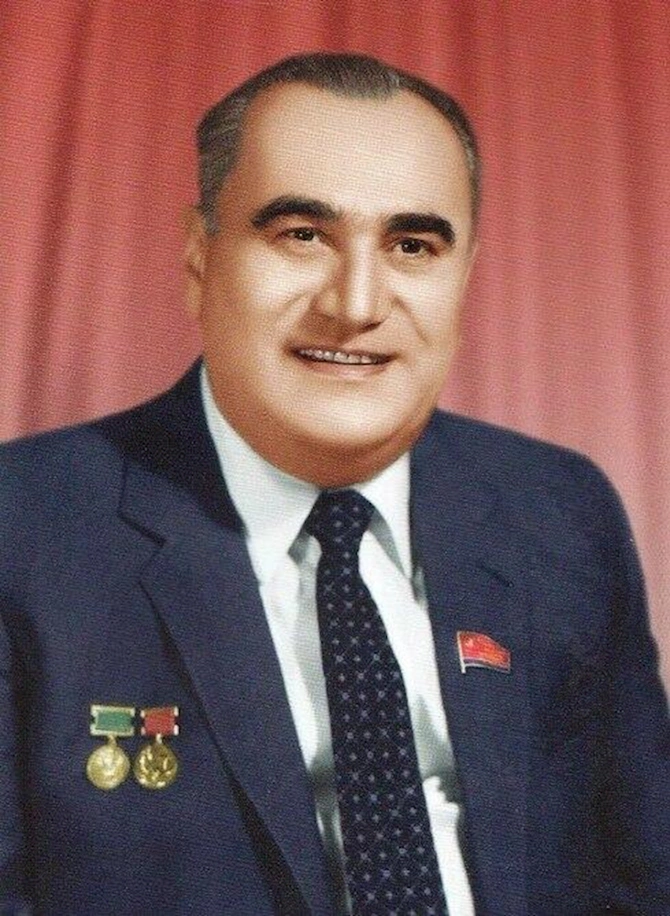 Nəsrin Cavadzadə bu məşhur azərbaycanlı alimin nəvəsidir —FOTO Nəsrin Cavadzadə bu məşhur azərbaycanlı alimin nəvəsidir —FOTO