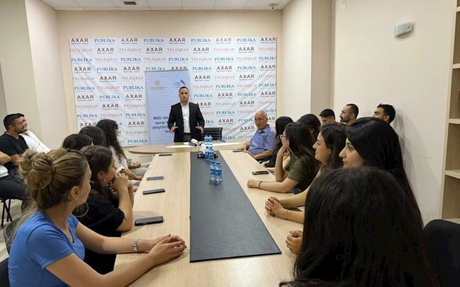 Milli ideologiya mövzusunda ictimai müzakirə keçirildi — FOTOLAR