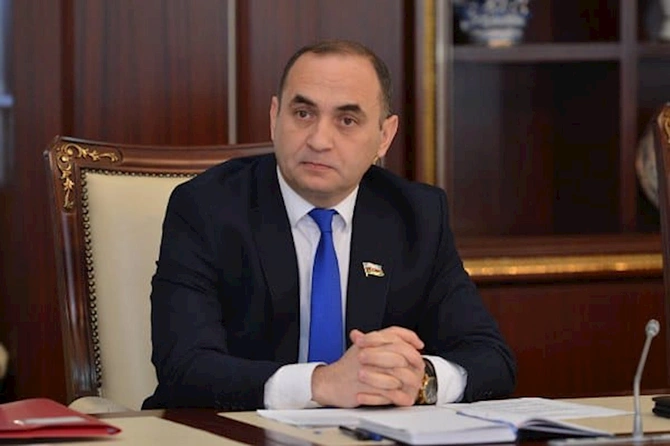 Artan təhsil haqları, keyfiyyətsiz təhsil: Şouya açıq, elmə qapalı universitetlər — RƏY