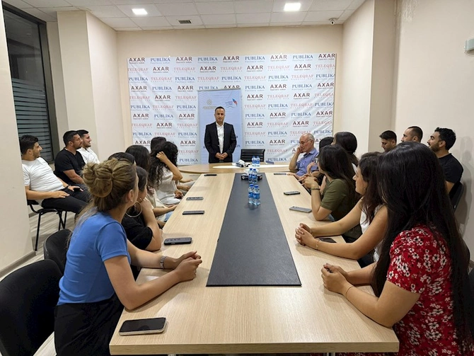 Milli ideologiya mövzusunda ictimai müzakirə keçirildi — FOTOLAR