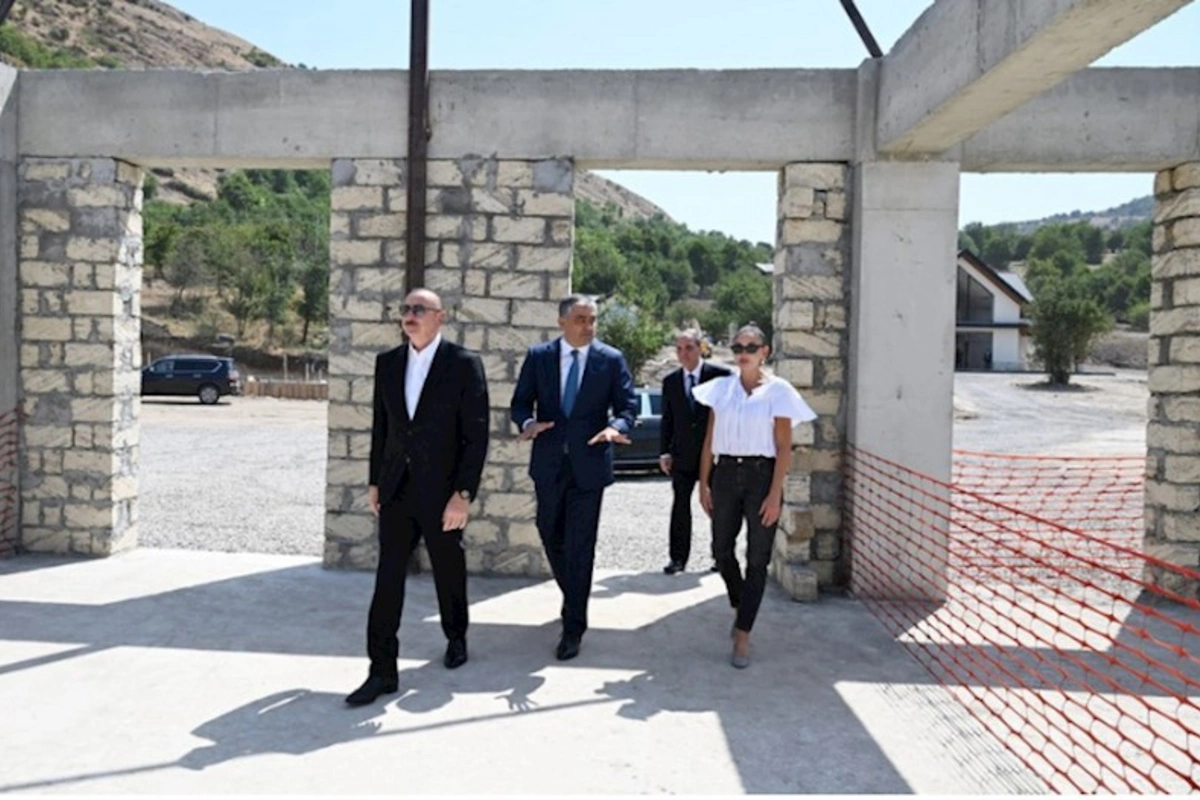 Prezident və birinci xanım “Hacıkənd” istirahət kompleksinin tikintisi ilə tanış olublar — YENİLƏNİB