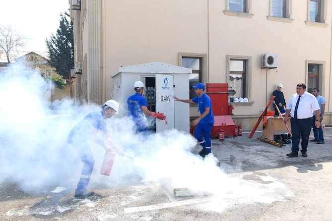 “Azərişıq” ASC-nin təşkil etdiyi ümumrespublika Peşə Ustalığı Yarışlarının növbəti finalçısı bəlli olub — FOTOLAR “Azərişıq” ASC-nin təşkil etdiyi ümumrespublika Peşə Ustalığı Yarışlarının növbəti finalçısı bəlli olub — FOTOLAR