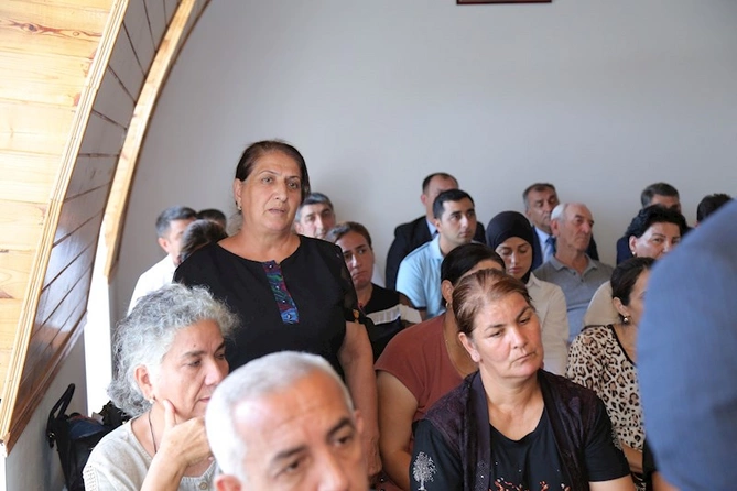 Hacıqabul şəhərində növbəti səyyar qəbul-görüş keçirildi — FOTOLAR Hacıqabul şəhərində növbəti səyyar qəbul-görüş keçirildi — FOTOLAR
