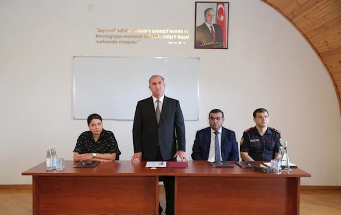 Hacıqabul şəhərində növbəti səyyar qəbul-görüş keçirildi — FOTOLAR Hacıqabul şəhərində növbəti səyyar qəbul-görüş keçirildi — FOTOLAR