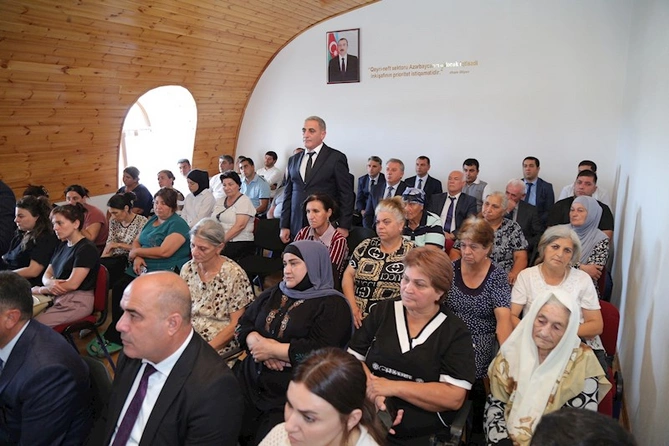 Hacıqabul şəhərində növbəti səyyar qəbul-görüş keçirildi — FOTOLAR Hacıqabul şəhərində növbəti səyyar qəbul-görüş keçirildi — FOTOLAR
