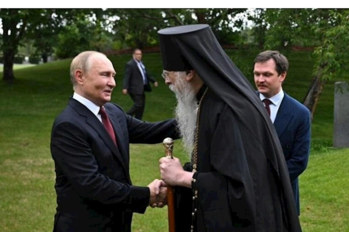 Putinlə görüşdüyünə görə ÜZR İSTƏDİ