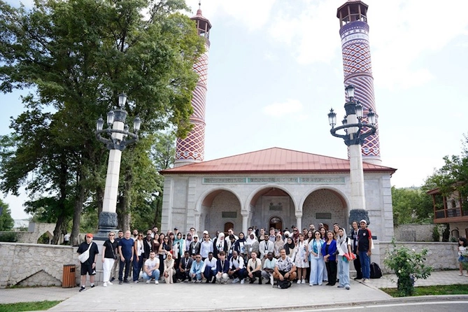 II Beynəlxalq Multikulturalizm Gənclər Forumunun iştirakçıları Şuşa və Xankəndi şəhərlərində olublar — FOTOLAR