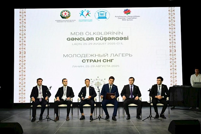 Laçında Mədəni və yaradıcı sənayelərdə gənclər dalğası” mövzusunda panel müzakirə keçirildi — FOTOLAR Laçında Mədəni və yaradıcı sənayelərdə gənclər dalğası” mövzusunda panel müzakirə keçirildi — FOTOLAR
