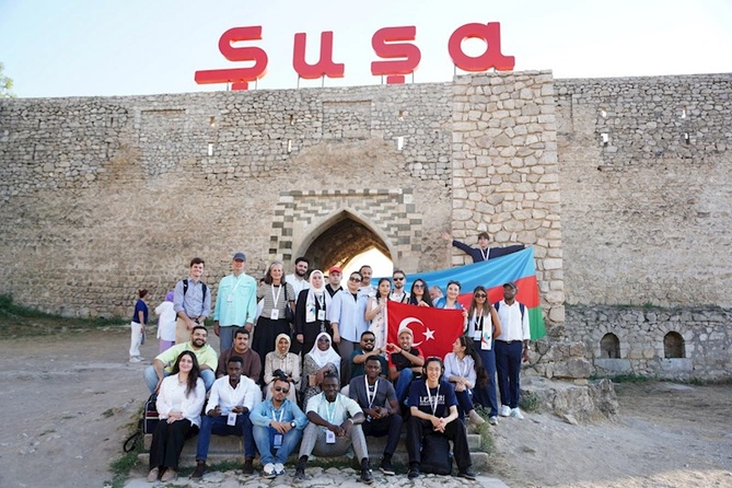 II Beynəlxalq Multikulturalizm Gənclər Forumunun iştirakçıları Şuşa və Xankəndi şəhərlərində olublar — FOTOLAR