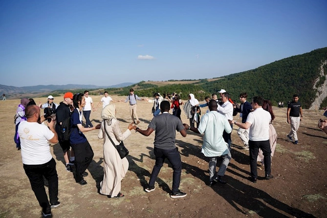II Beynəlxalq Multikulturalizm Gənclər Forumunun iştirakçıları Şuşa və Xankəndi şəhərlərində olublar — FOTOLAR
