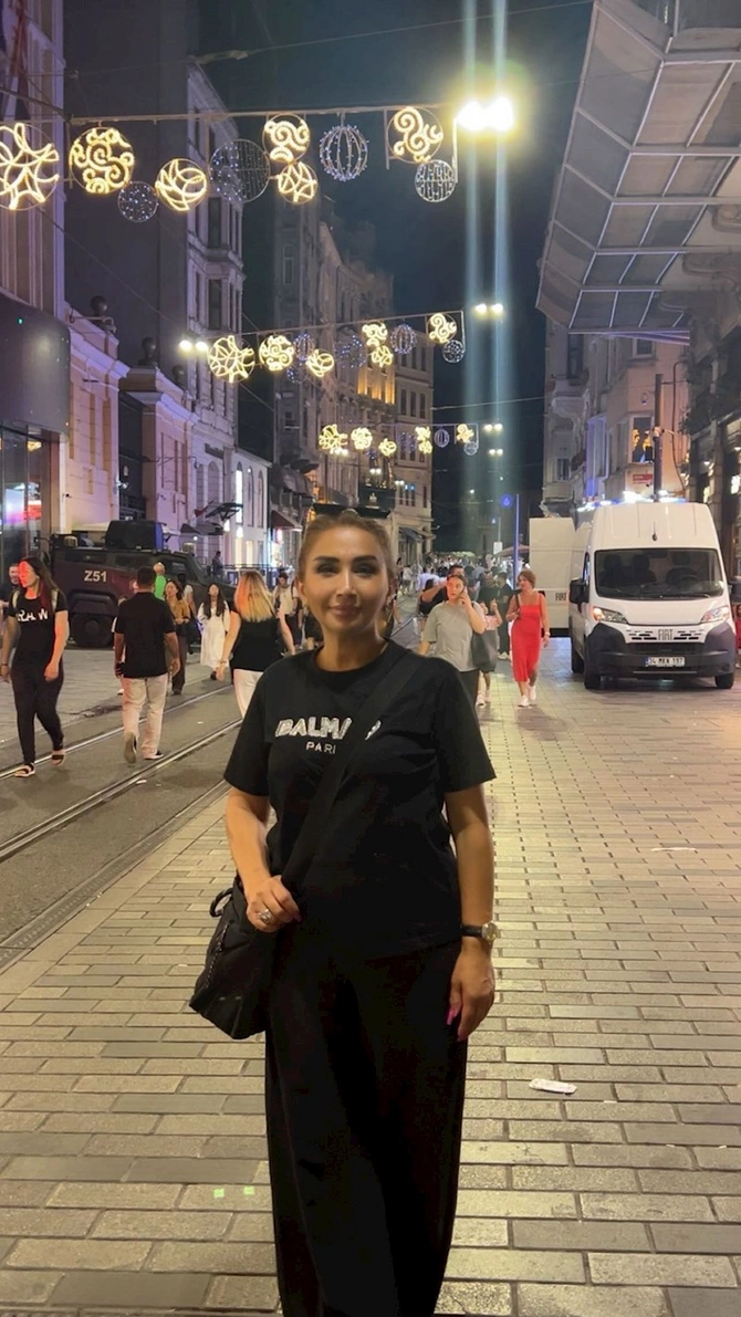 Elnarə Abdullayeva Taksimdə — FOTO