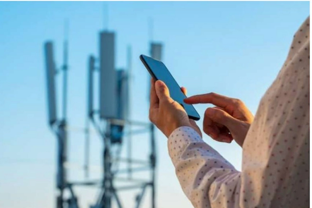 Azərbaycanda mobil telefon abunəçilərinin sayı açıqlandı