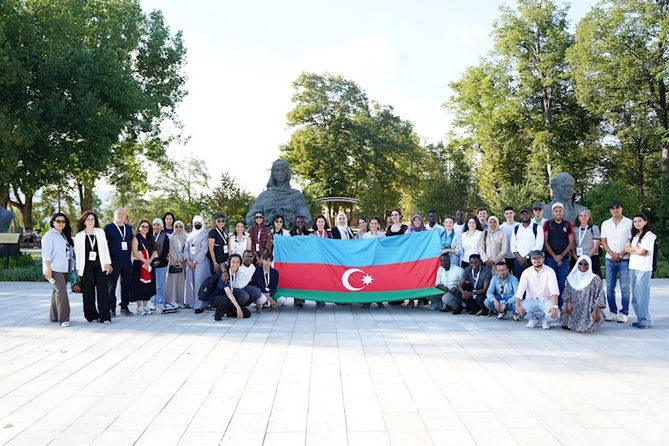 II Beynəlxalq Multikulturalizm Gənclər Forumunun iştirakçıları Şuşa və Xankəndi şəhərlərində olublar — FOTOLAR