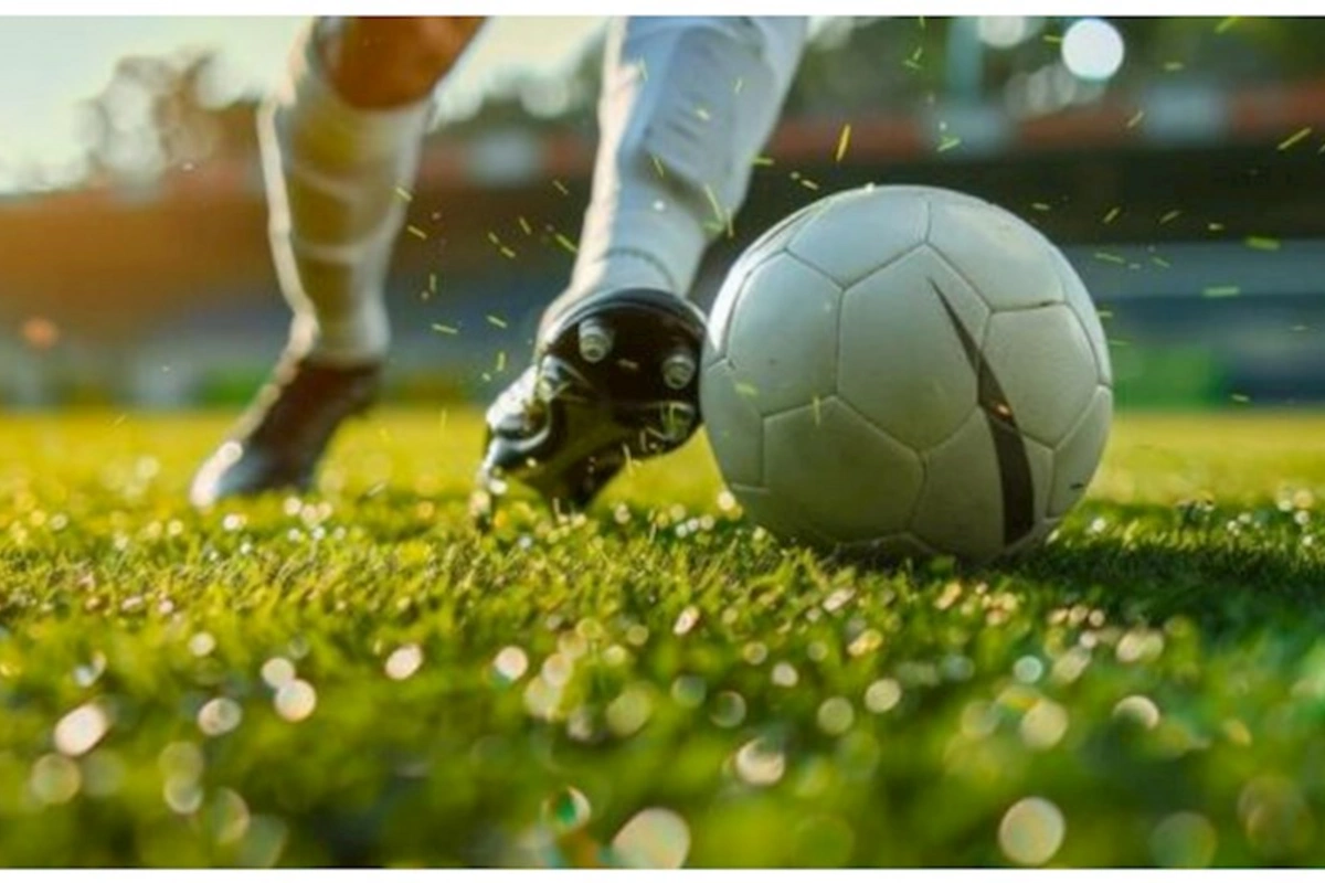 İngiltərə nəhənginin futbolçusu maaşa görə klubdan GEDİR