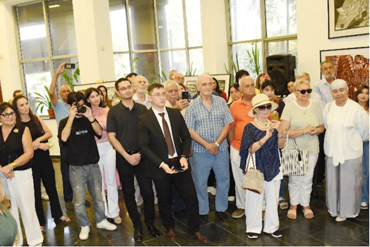 Batuxan Baymenin “NOMADE BLACK & WHITE” sərgisi Bakıda açıldı — FOTO