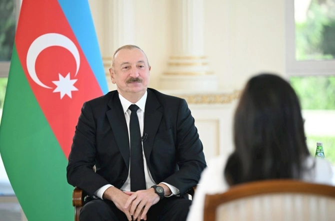 İlham Əliyev “Əl-Ərəbiyyə” telekanalına müsahibə verib — FOTOLAR