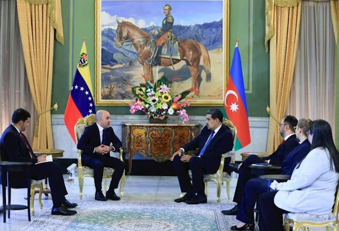 Səfirimiz etimadnaməsini Venesuela Prezidentinə təqdim etdi — FOTO Səfirimiz etimadnaməsini Venesuela Prezidentinə təqdim etdi — FOTO