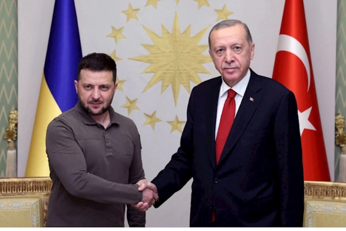Zelenski Ərdoğanla Azərbaycan səfirliyinin binasının vurulmasını müzakirə edib