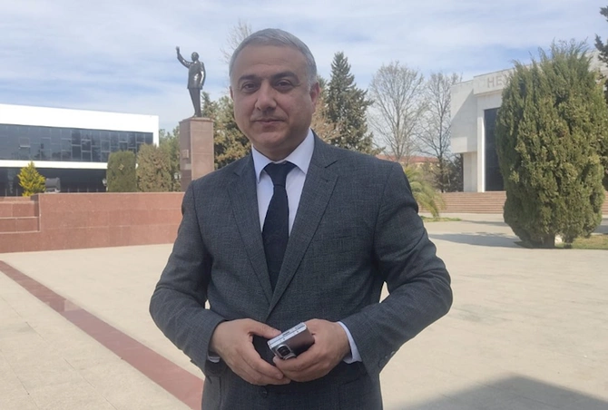 İş adamı Gömrük Komitəsi rəsmisinin yalanını ifşa etdi: “Gözünün içinə kimi yalan deyir!”