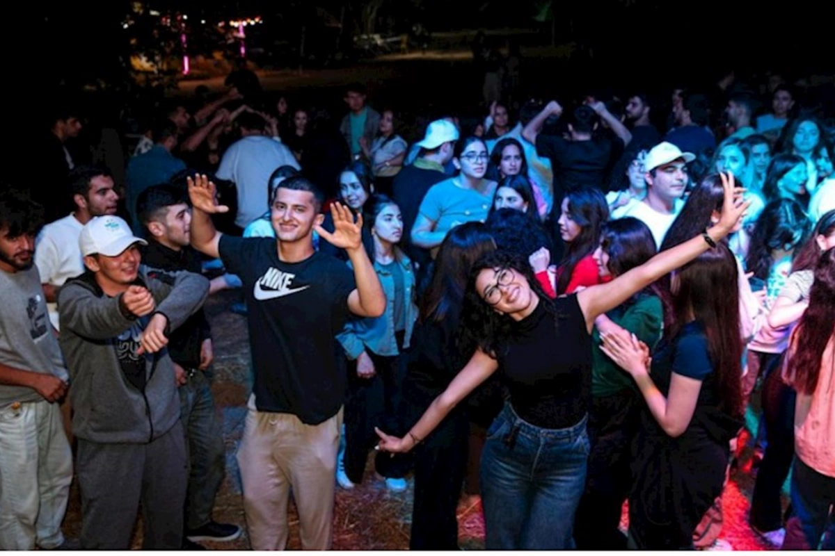 “Yay Fest 2025” gənclərin yüksək enerjisi ilə davam edir